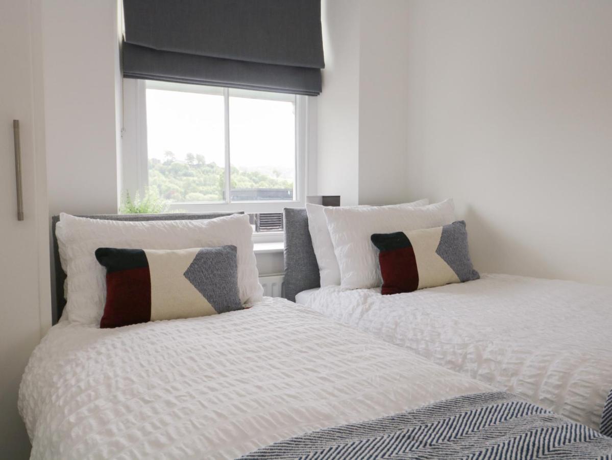 3 Old Pharmacy Court Apartment Кендал Екстериор снимка